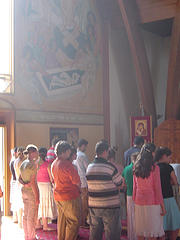 Photo of CrossRoad kids worshipping in Holy Trinity Cathedral in Boston